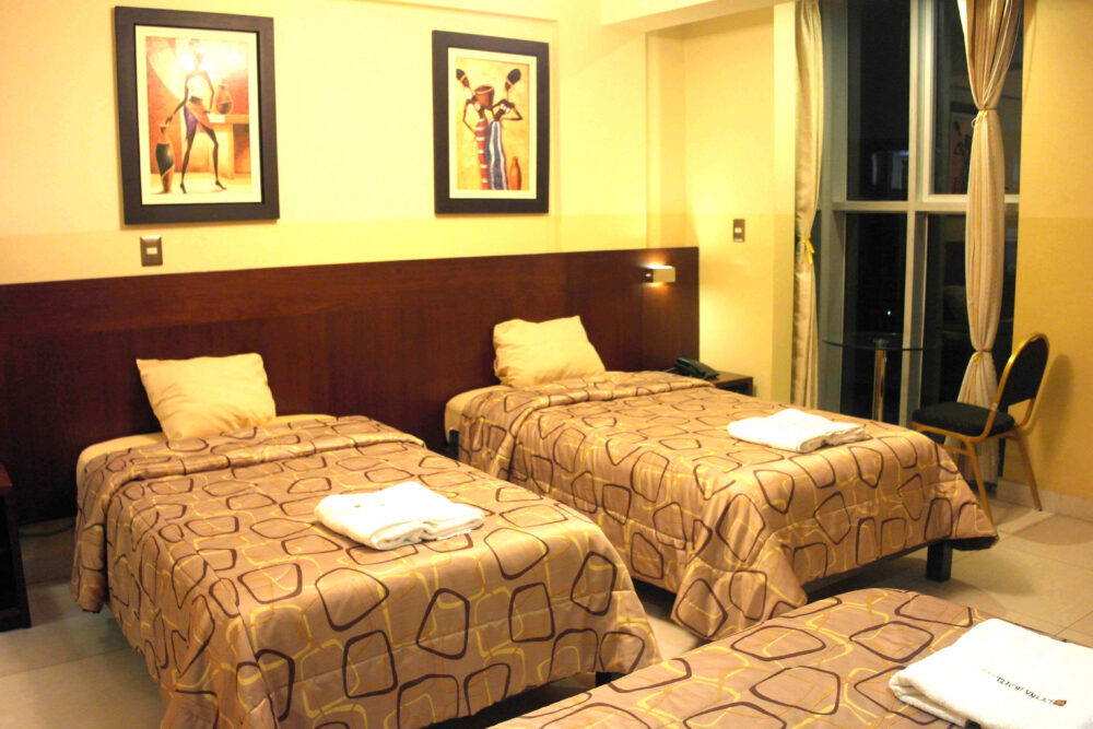 hotel reyna lima