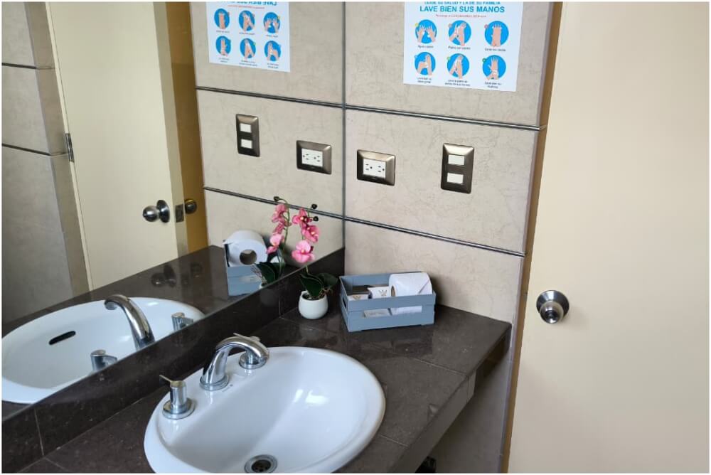 hotel reyna lima